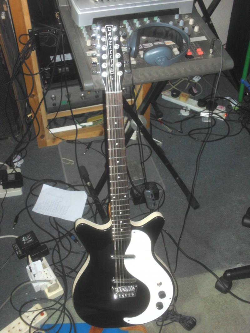 Danelectro 12 string